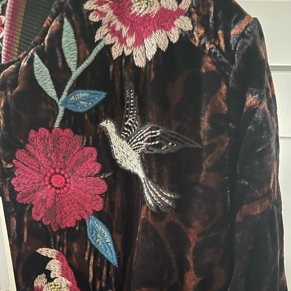 NWT! JOHNNY WAS - Junia Velvet Quilted Bomber Embroidered Leopard Jacket Size S - Picture 6 of 13
